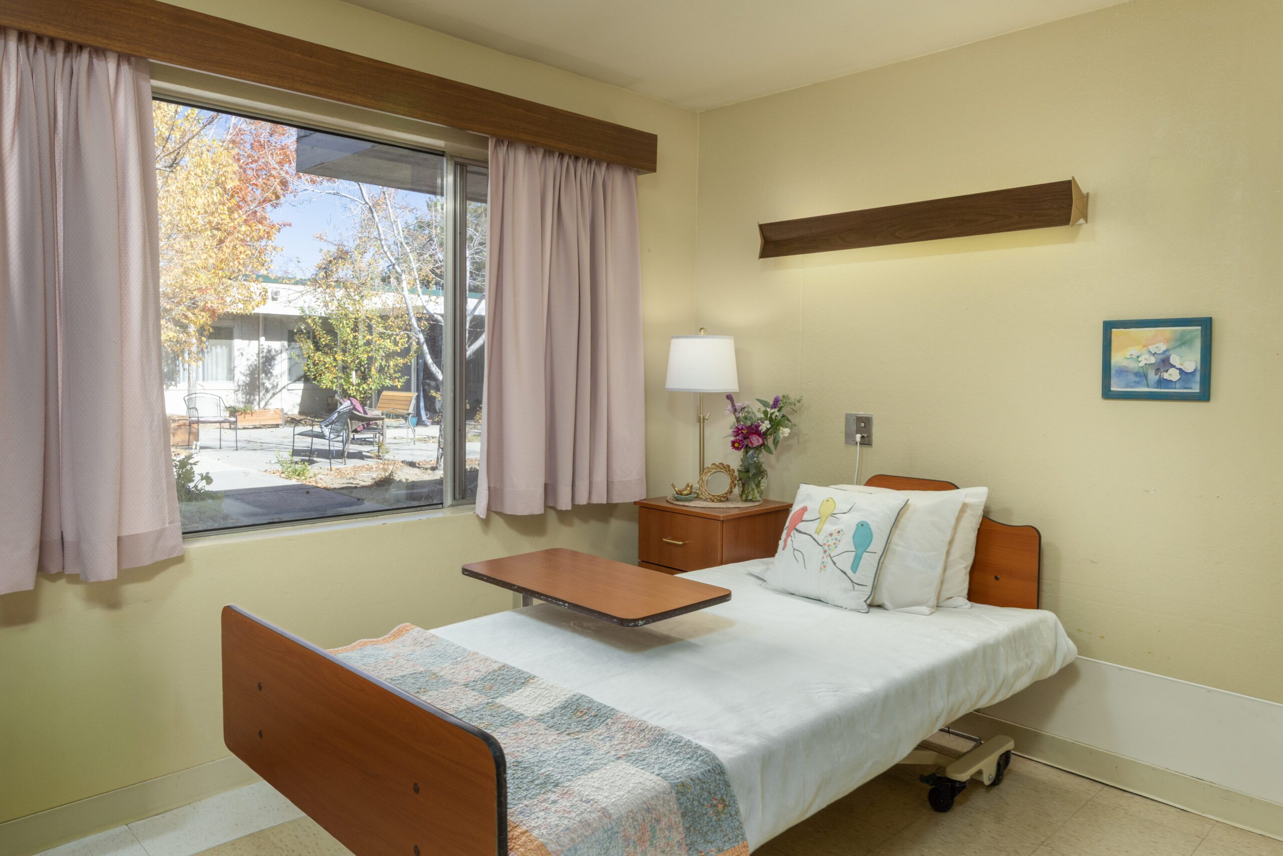 Mountainview_ResidentRm - Evergreen Healthcare Group
